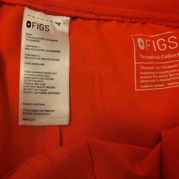 FIGS Fiery Coral Scrub Set With Matching Jacket Size L - Picture 7 of 7